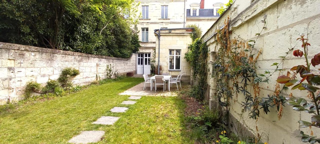 Histoire De Loire La Gabare Hotel Saumur Exterior photo